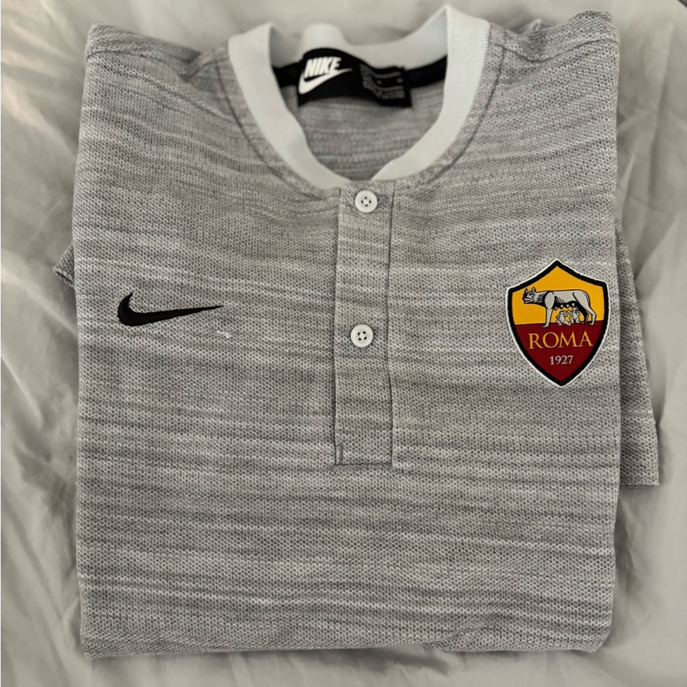 Nike soccer shirt Roma, EUC, size M